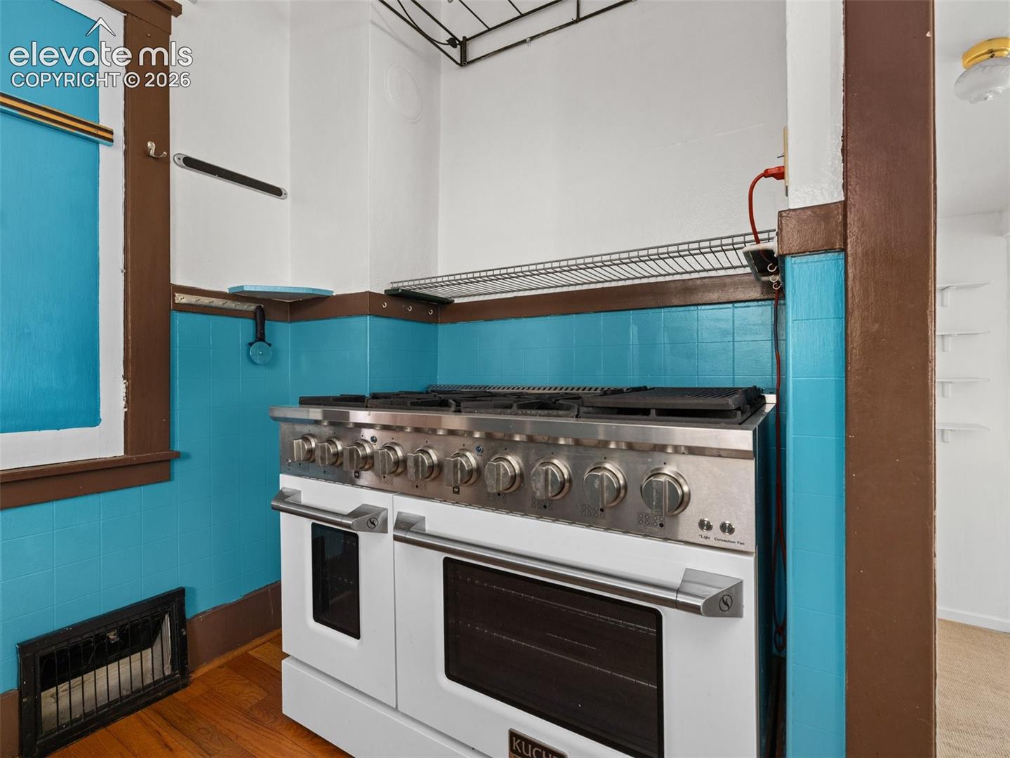 Listing photo 12 for 626 Jackson Street