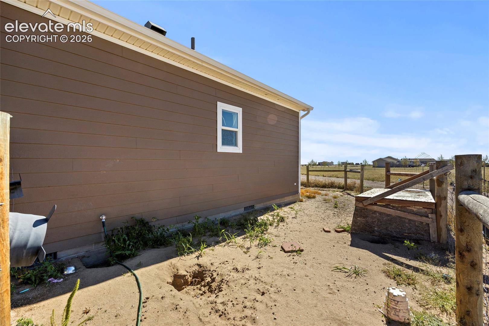 Listing photo 38 for 842 Spotted Owl Way