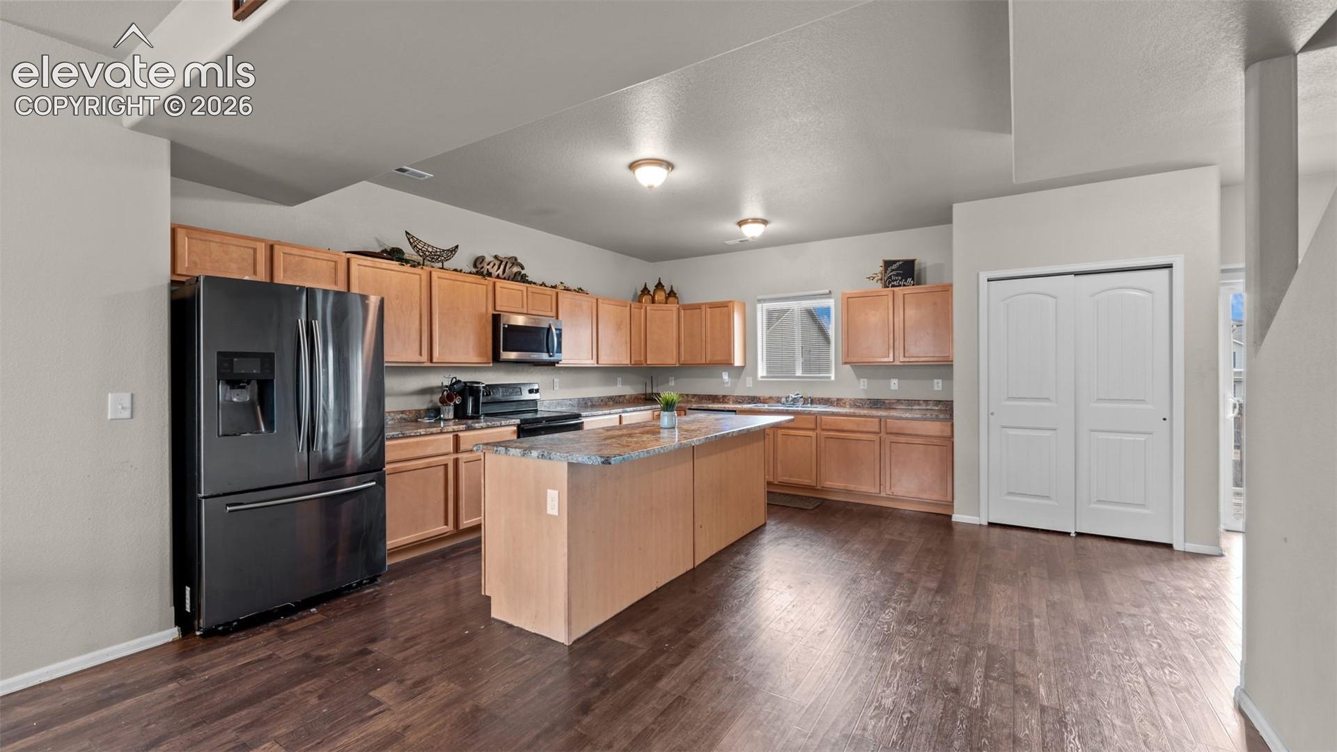 Listing photo 4 for 9774 Desert Lily Circle