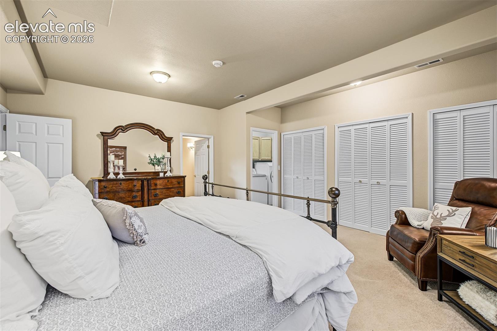 Listing photo 34 for 3530 Twisted Oak Circle