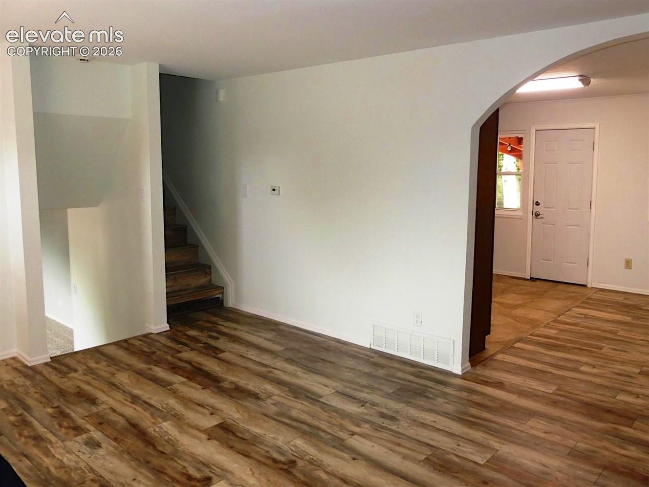 Listing photo 13 for 1104 Yosemite Drive