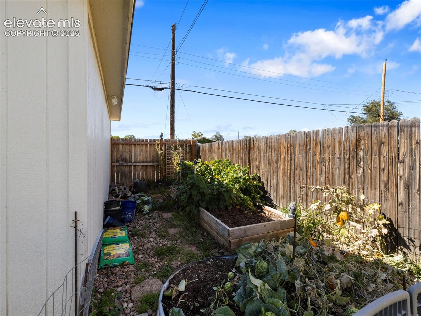 Listing photo 16 for 2303 Cheyenne Avenue