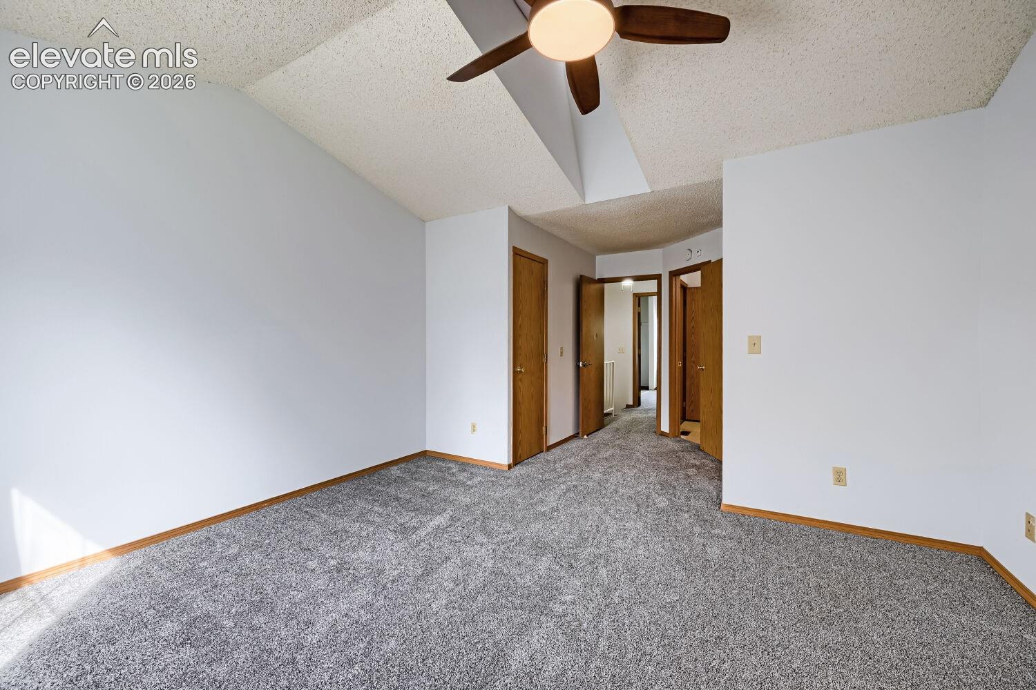 Listing photo 13 for 3515 Queen Anne Way