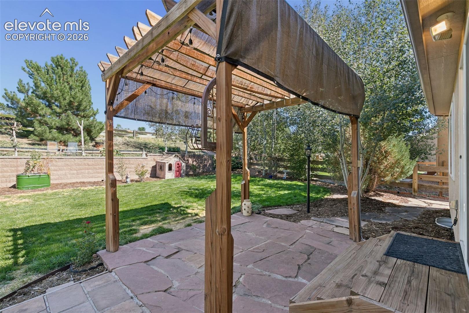 Listing photo 43 for 1622 Lookout Springs Drive