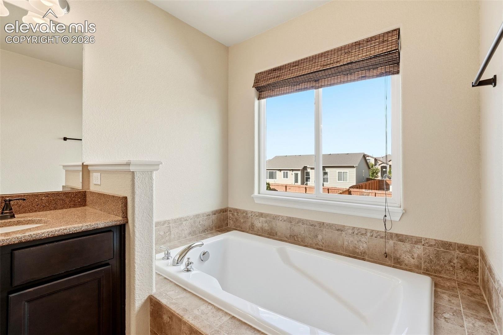 Listing photo 36 for 10567 Mount Evans Drive