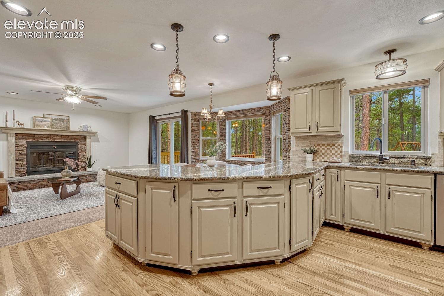 Listing photo 14 for 19635 W Top O The Moor Drive