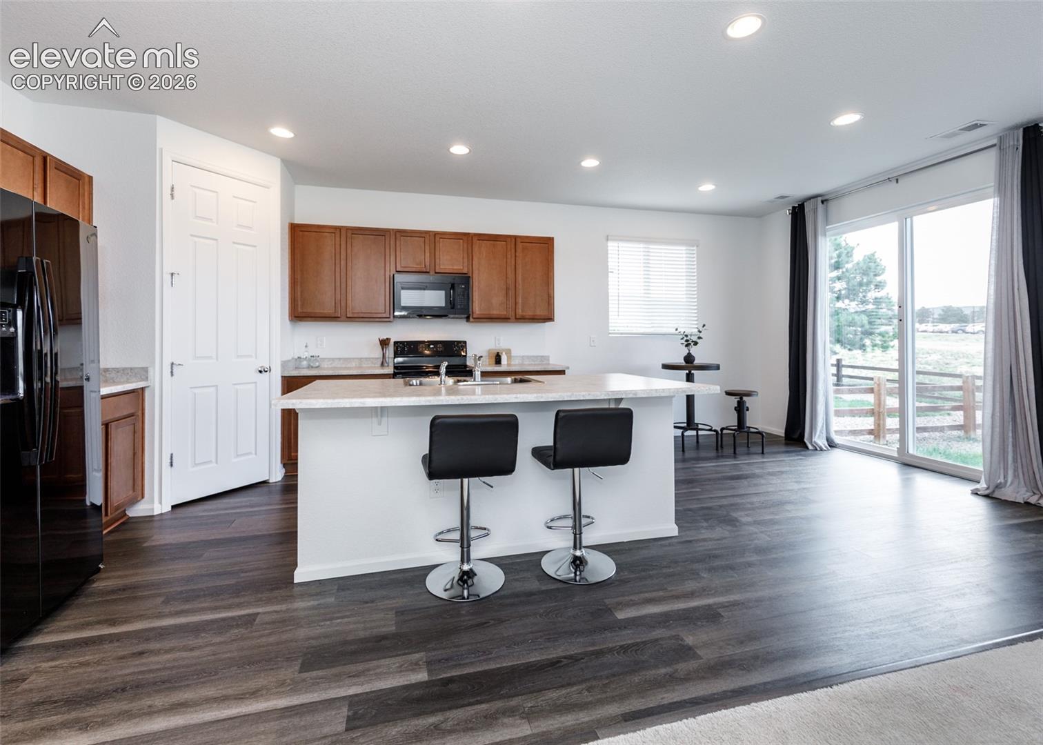 Listing photo 10 for 16462 Mountain Flax Drive