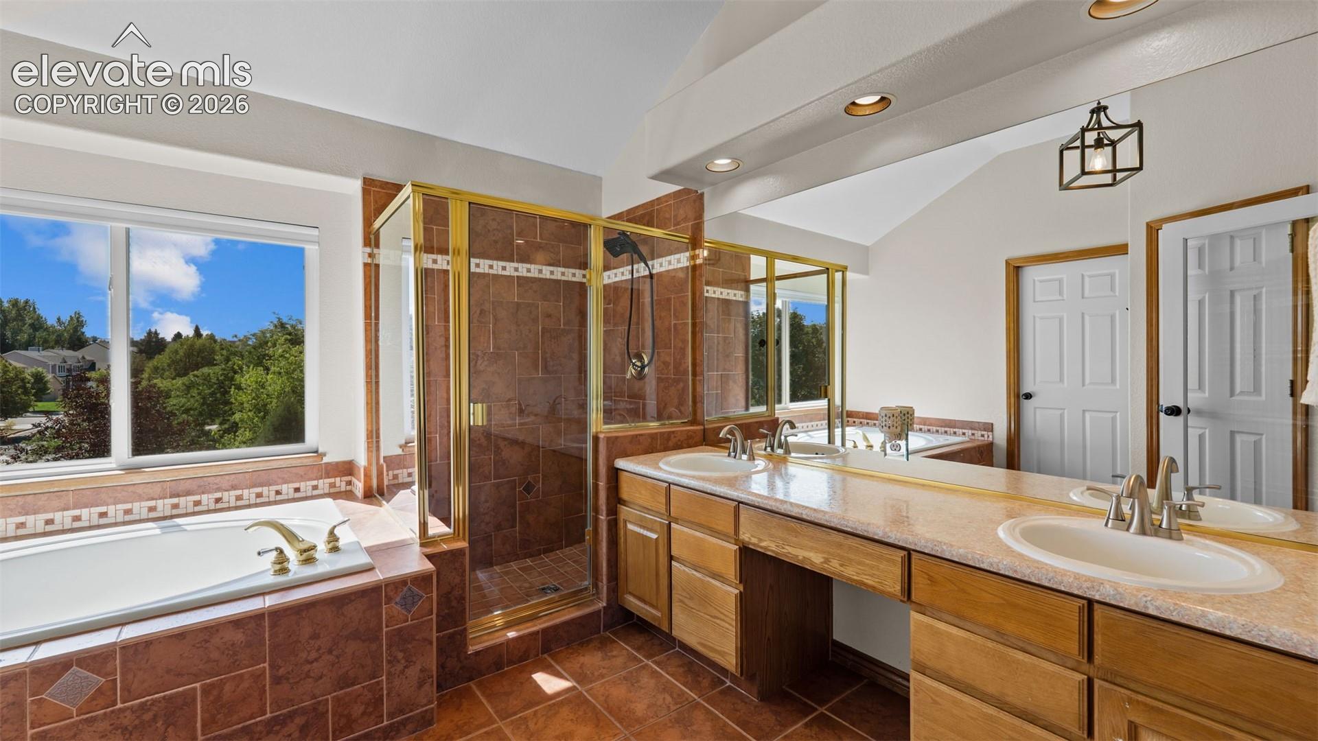 Listing photo 23 for 2405 Linenhall Court