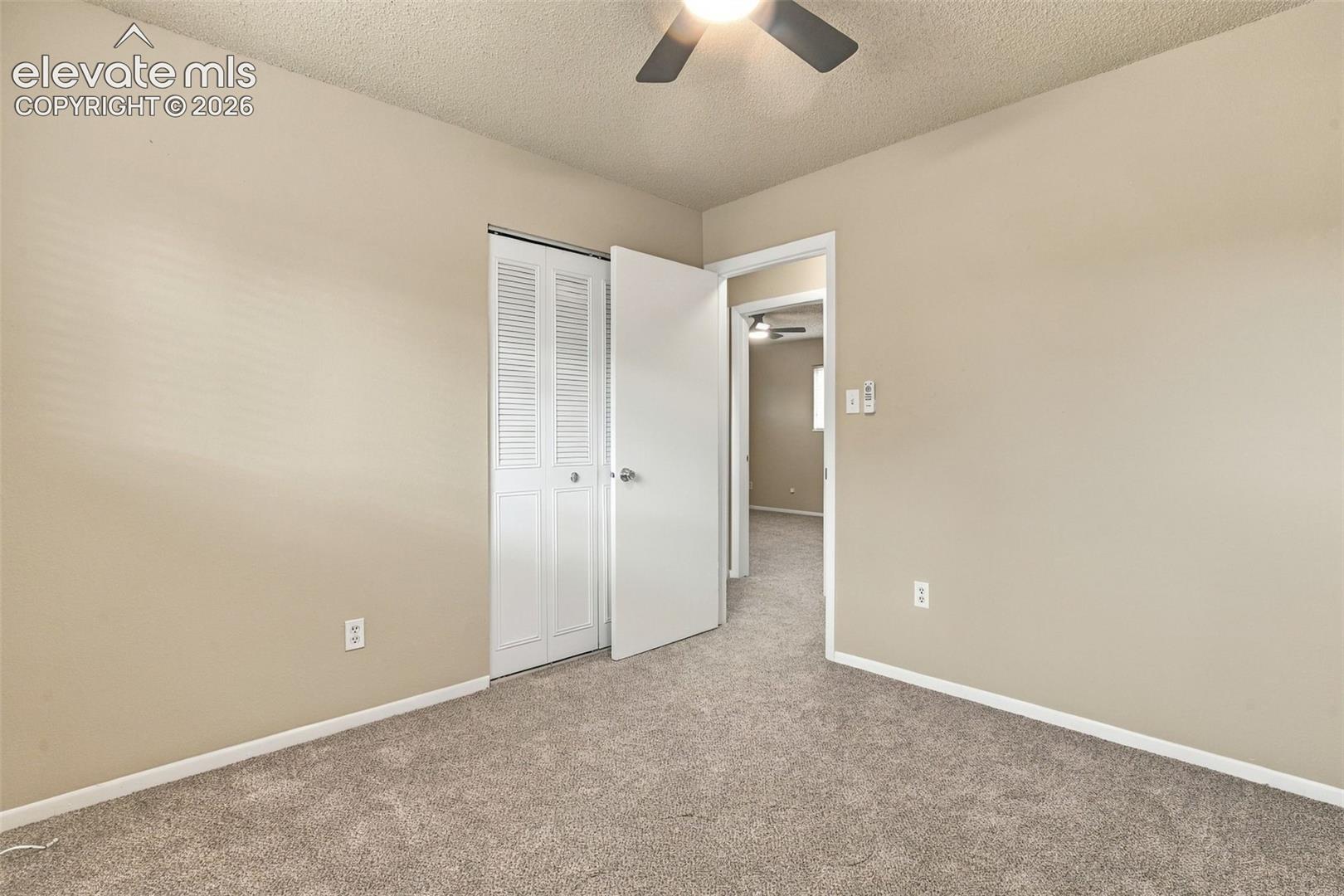 Listing photo 8 for 1070 Applewood Drive