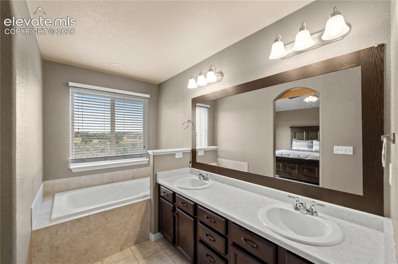 Listing photo 10 for 9223 Waters Edge Drive