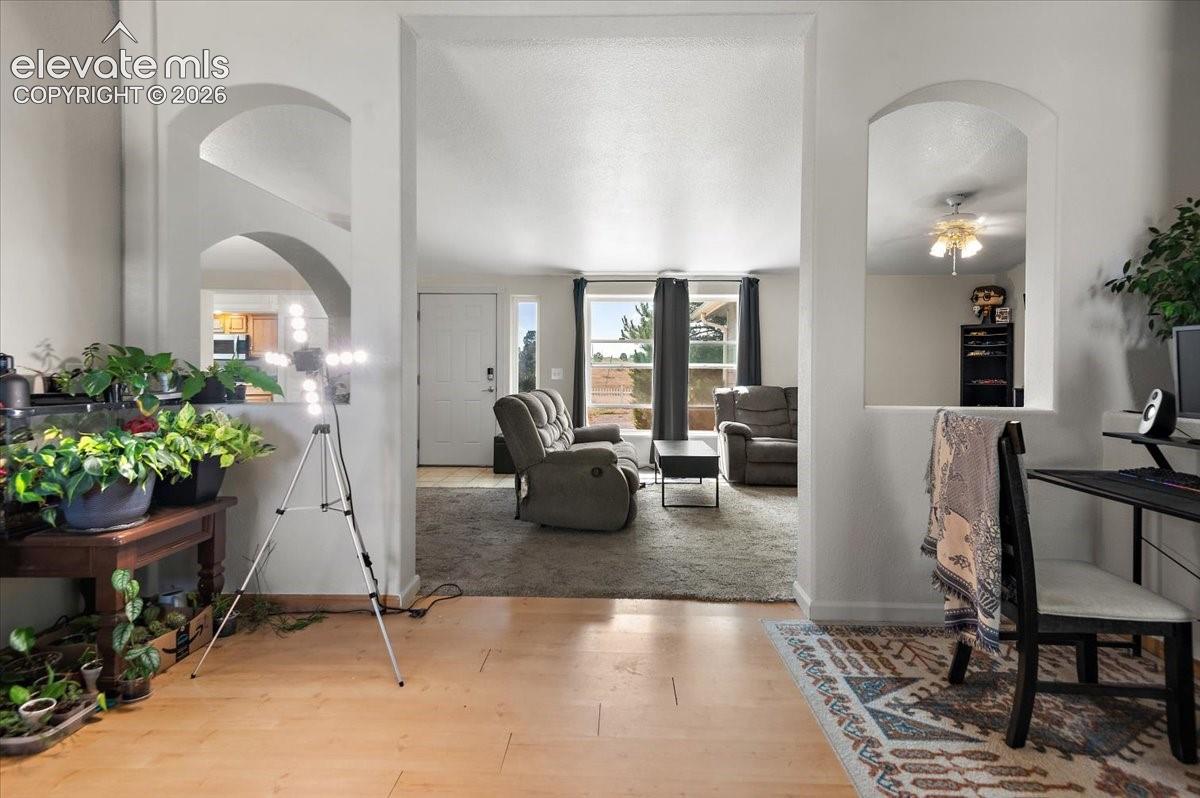 Listing photo 13 for 544 N Raymont Drive