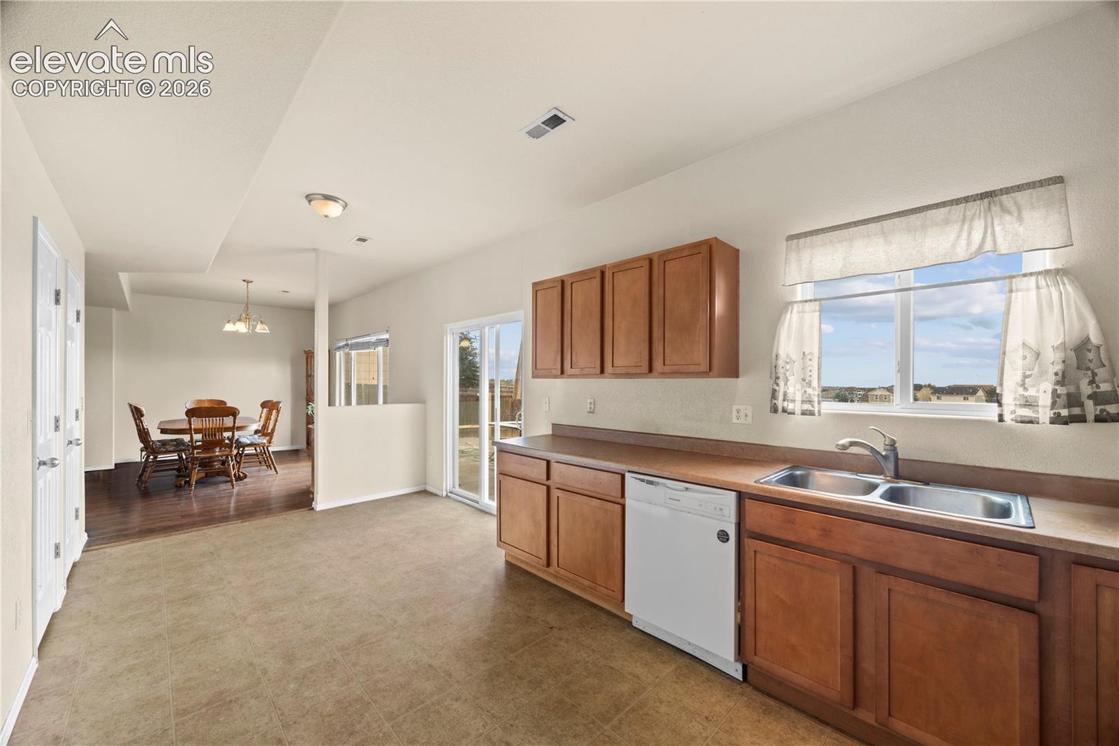 7569 Chenoa Court, photo 15