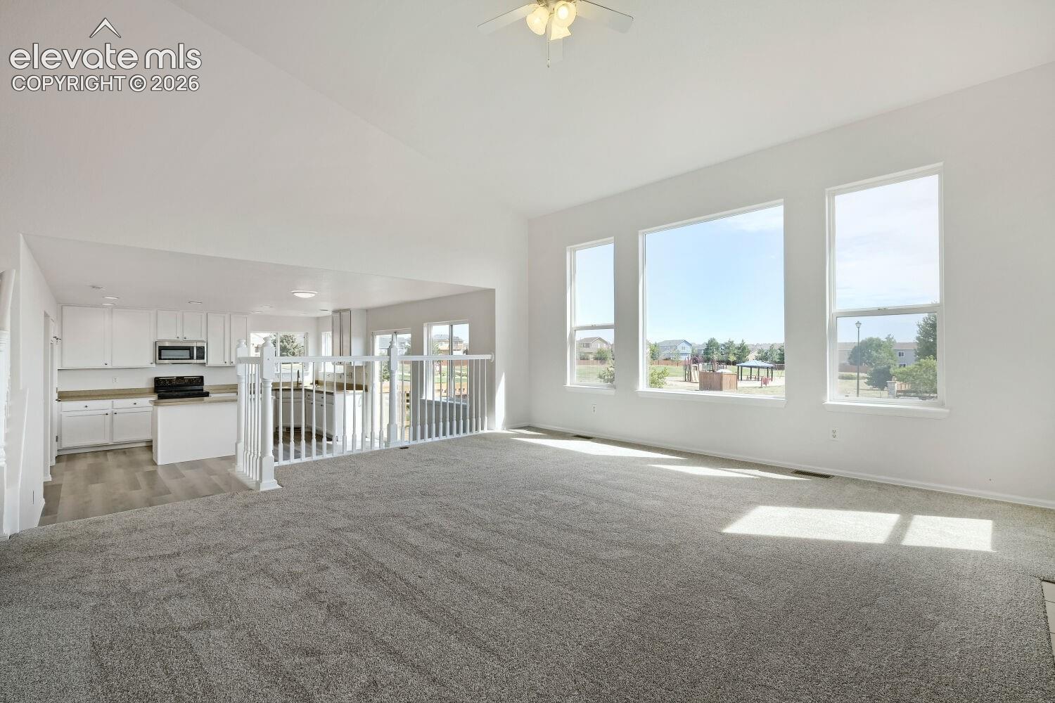 Listing photo 7 for 10025 everglades Drive