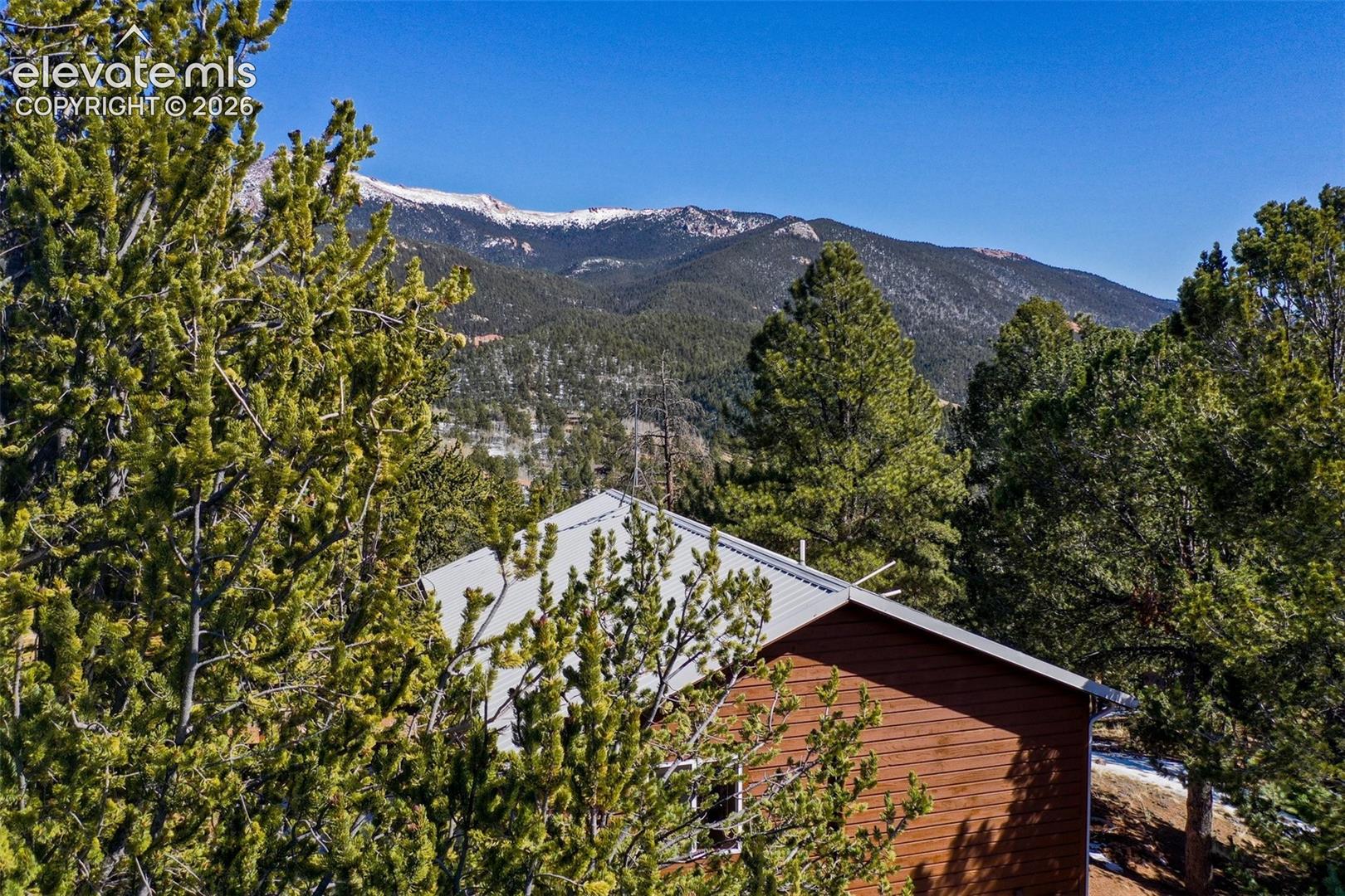 Listing photo 9 for 493 Horseshoe Drive