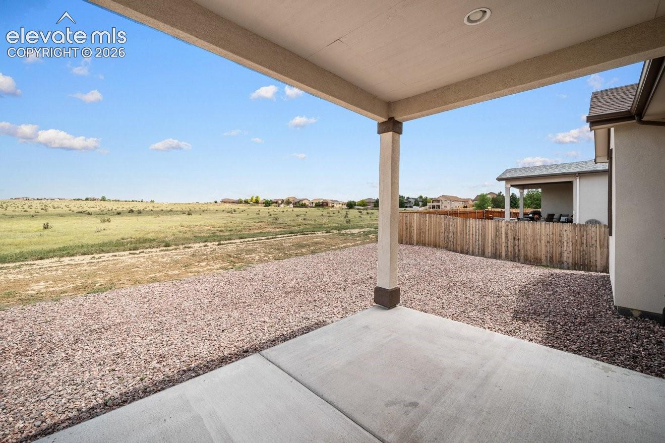 Listing photo 19 for 2209 Sunrise Lane