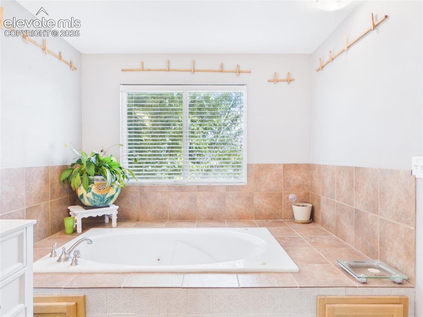 Listing photo 21 for 2910 8th Avenue