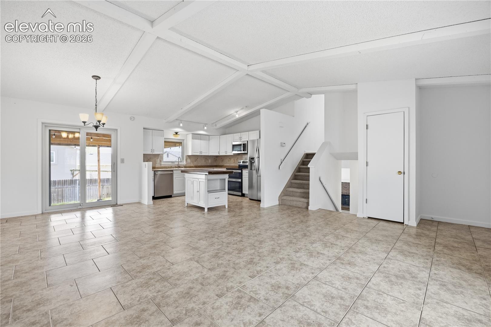 Listing photo 7 for 912 Amsterdam Drive