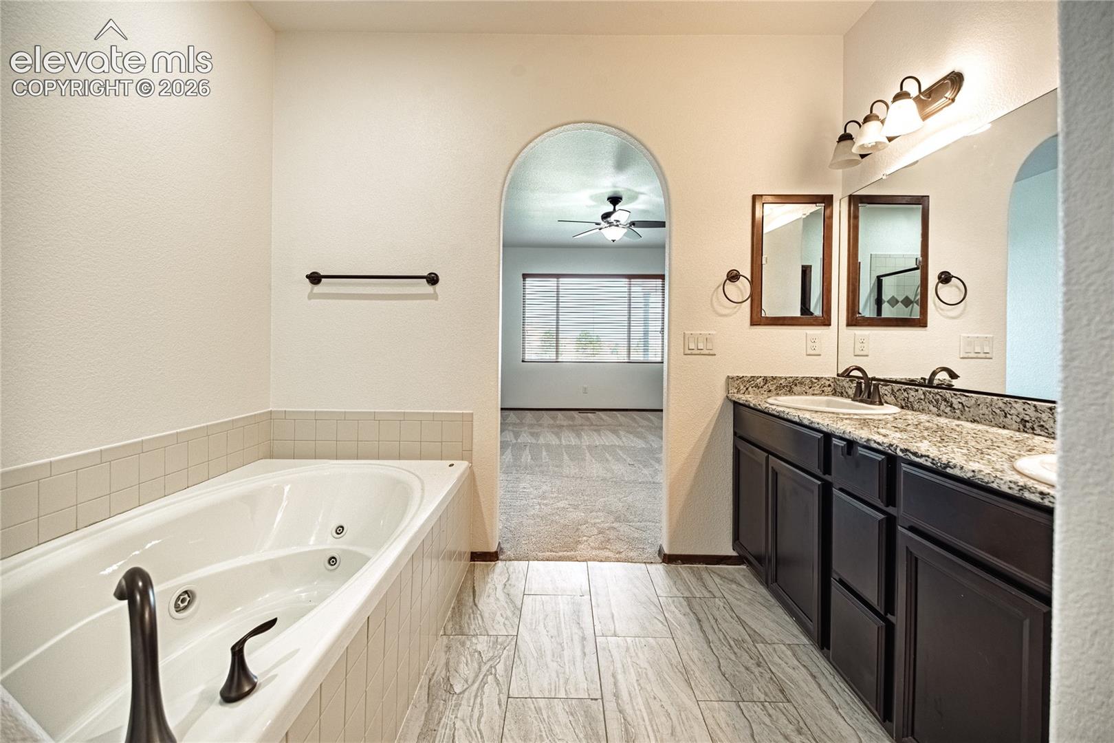 Listing photo 25 for 11824 Black Hills Drive