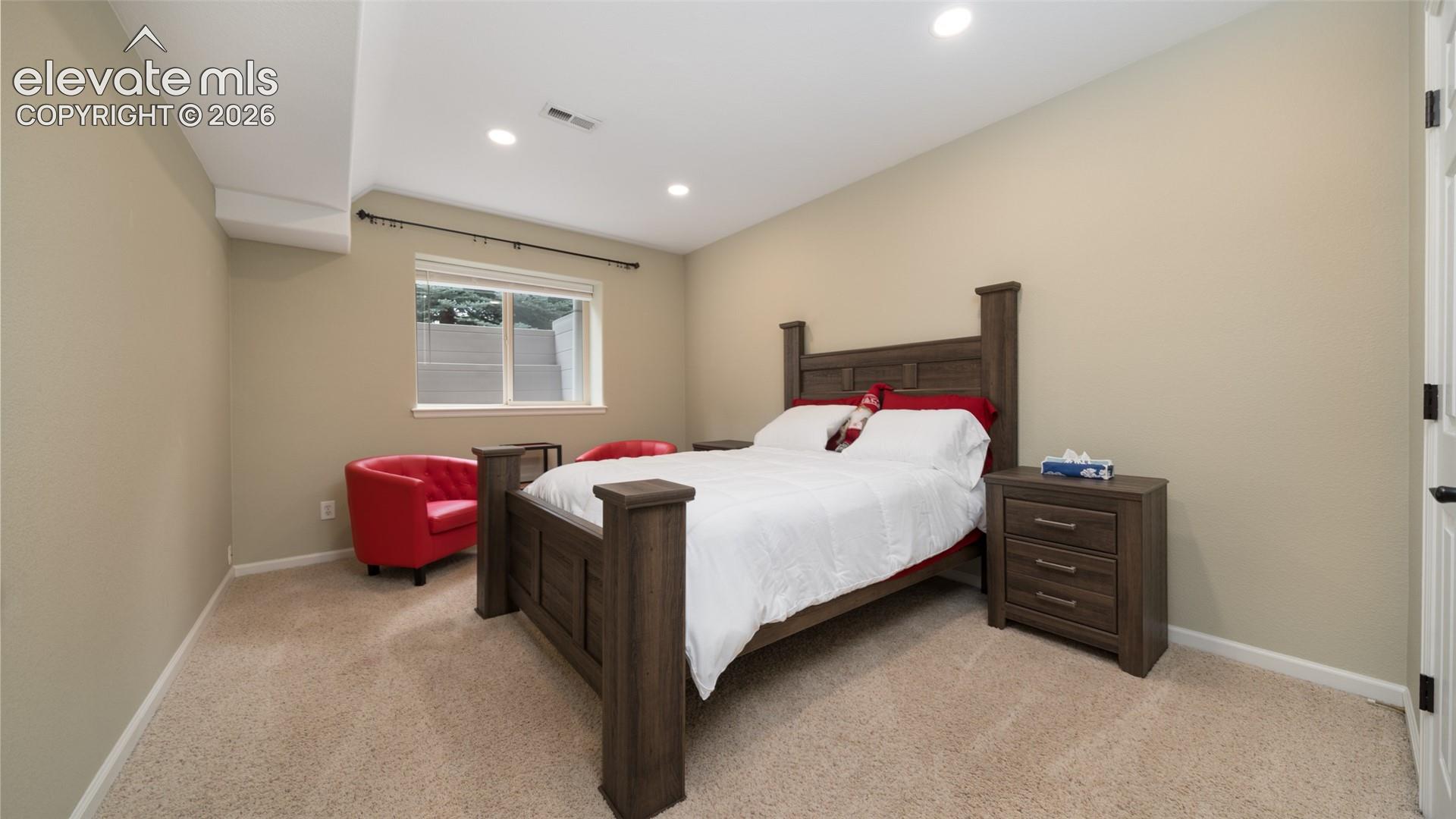 Listing photo 27 for 40 Wuthering Heights Drive