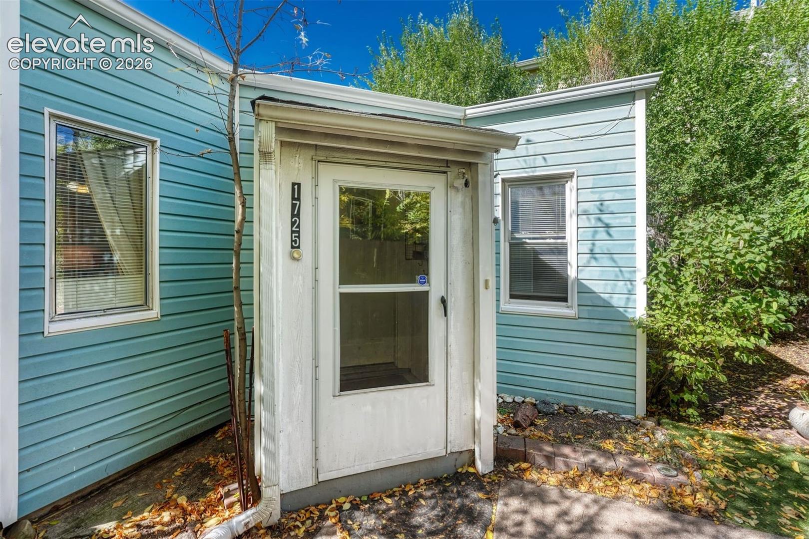 Listing photo 20 for 1725 W Cucharras Street