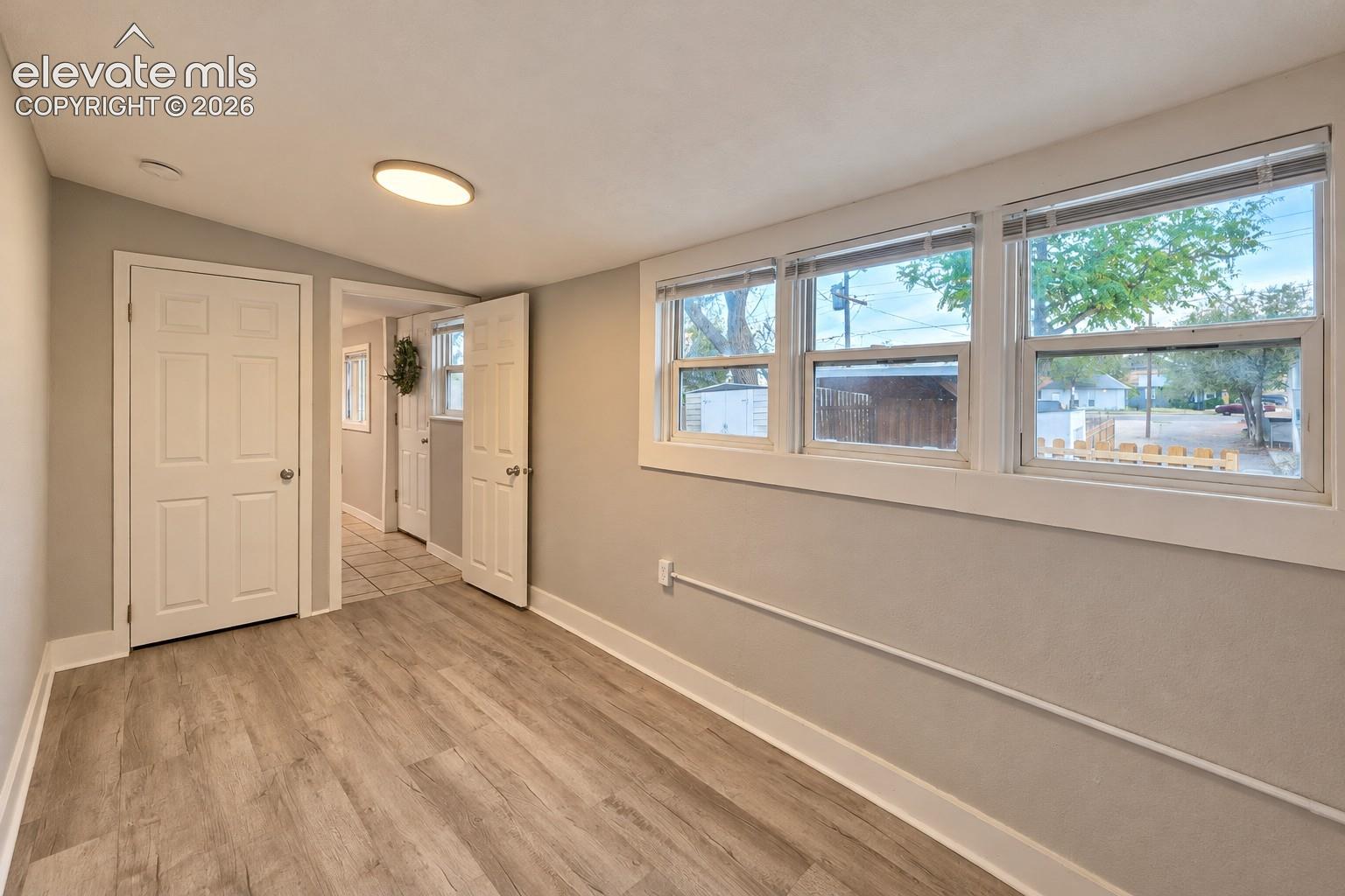 Listing photo 19 for 316 E 2nd Street