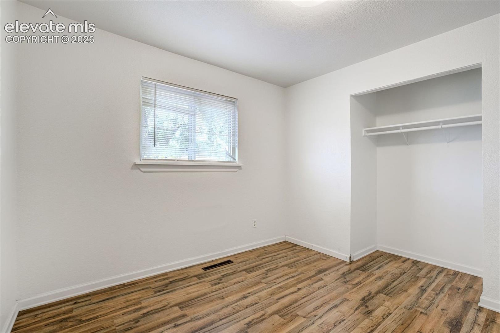 Listing photo 26 for 3415 Bridgewood Lane