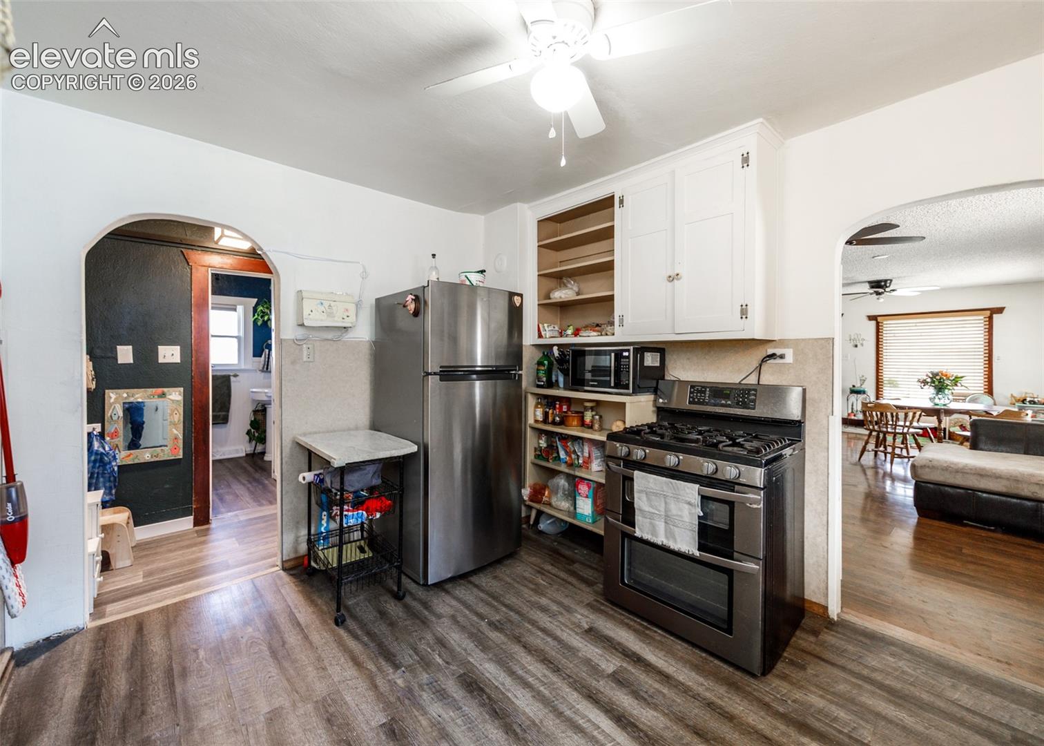 Listing photo 12 for 2035 Pine Street
