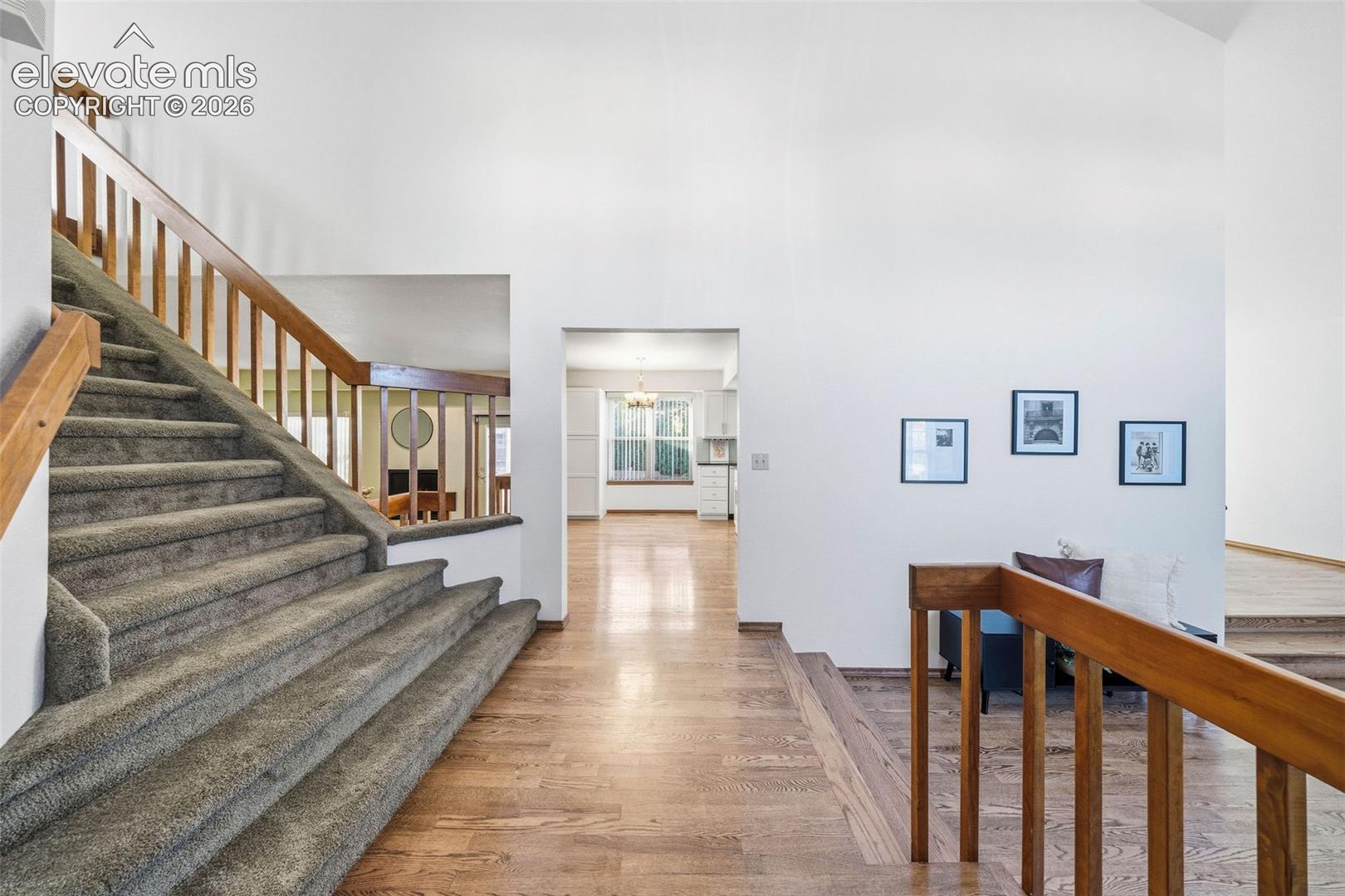 Listing photo 5 for 6120 Moorfield Avenue