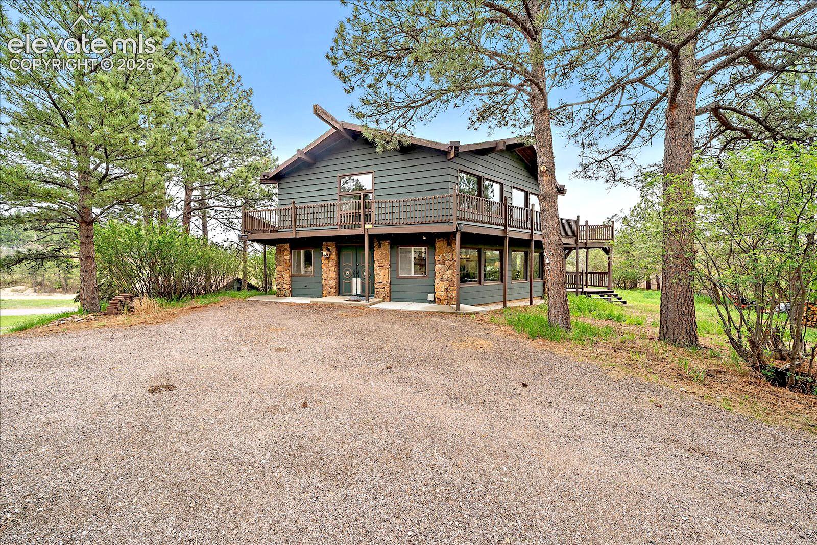 Listing photo 4 for 18640 Cloven Hoof Drive