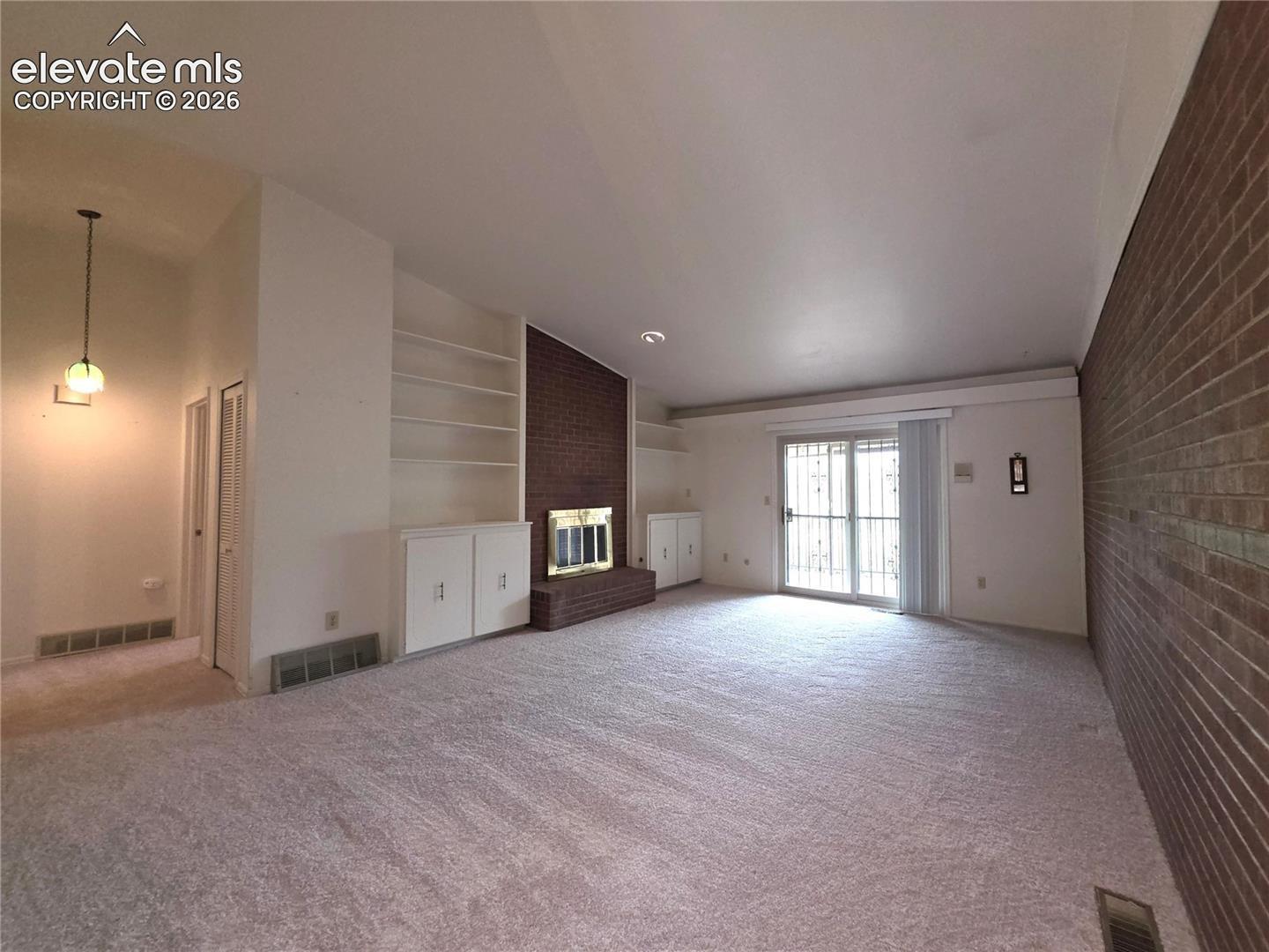 Listing photo 14 for 538 Lakewood Circle