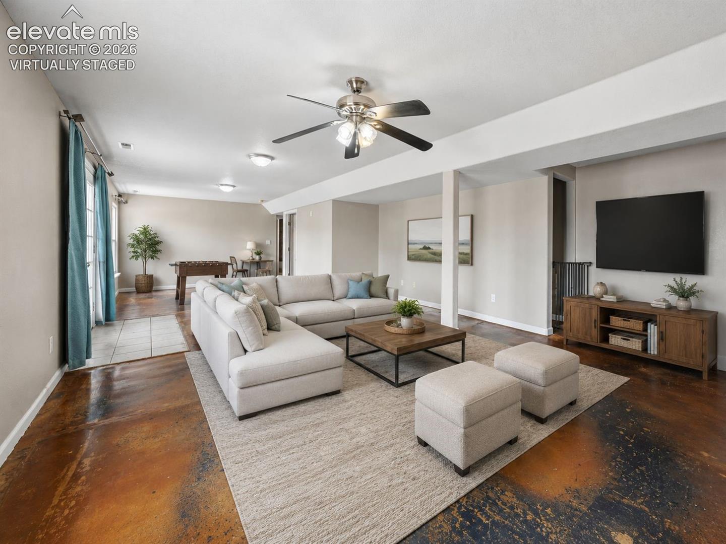 Listing photo 10 for 979 S Alexis Lane