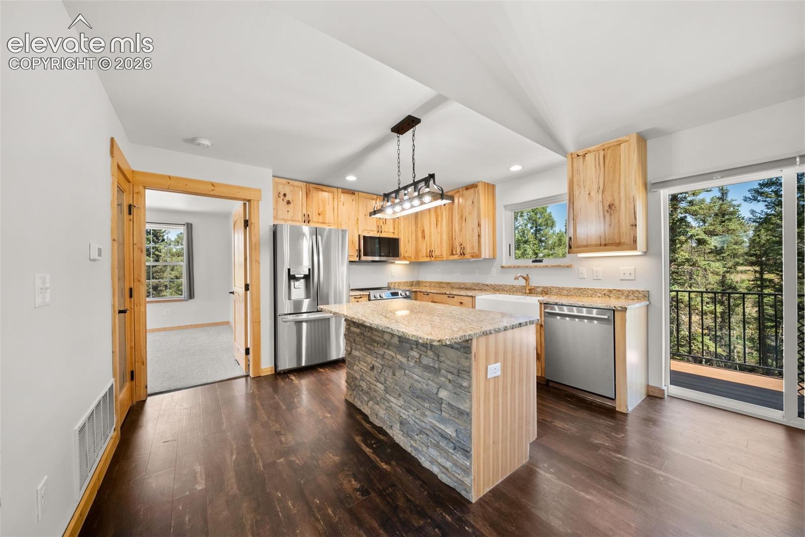 Listing photo 10 for 2775 Pathfinder Road
