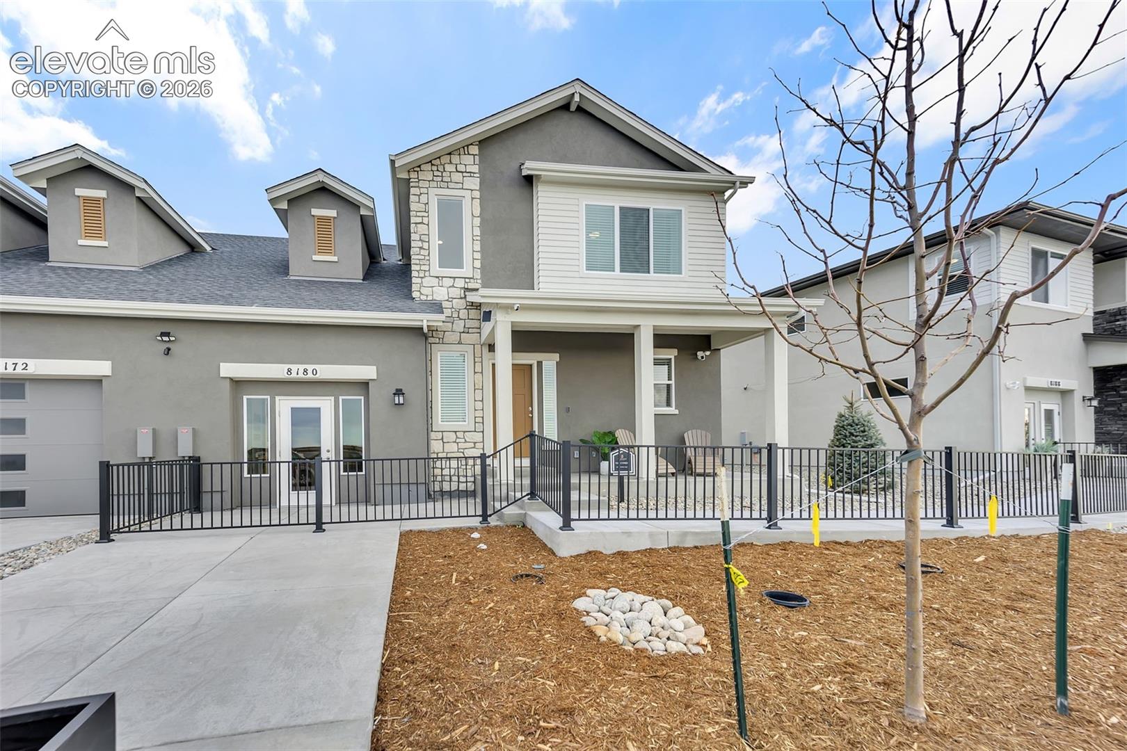 Listing photo 2 for 8180 Manor House Way