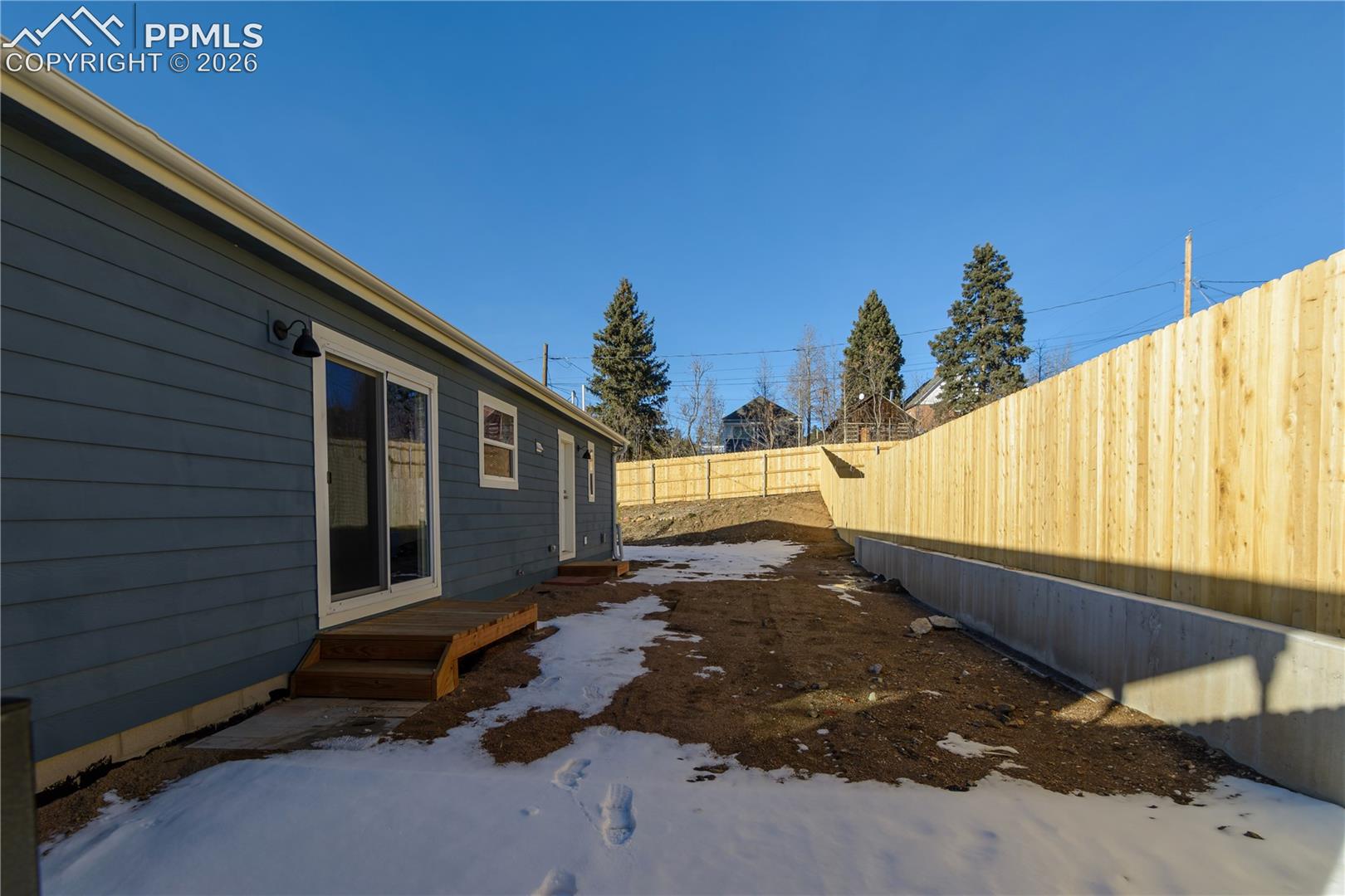 Listing photo 28 for 525 Carr Avenue