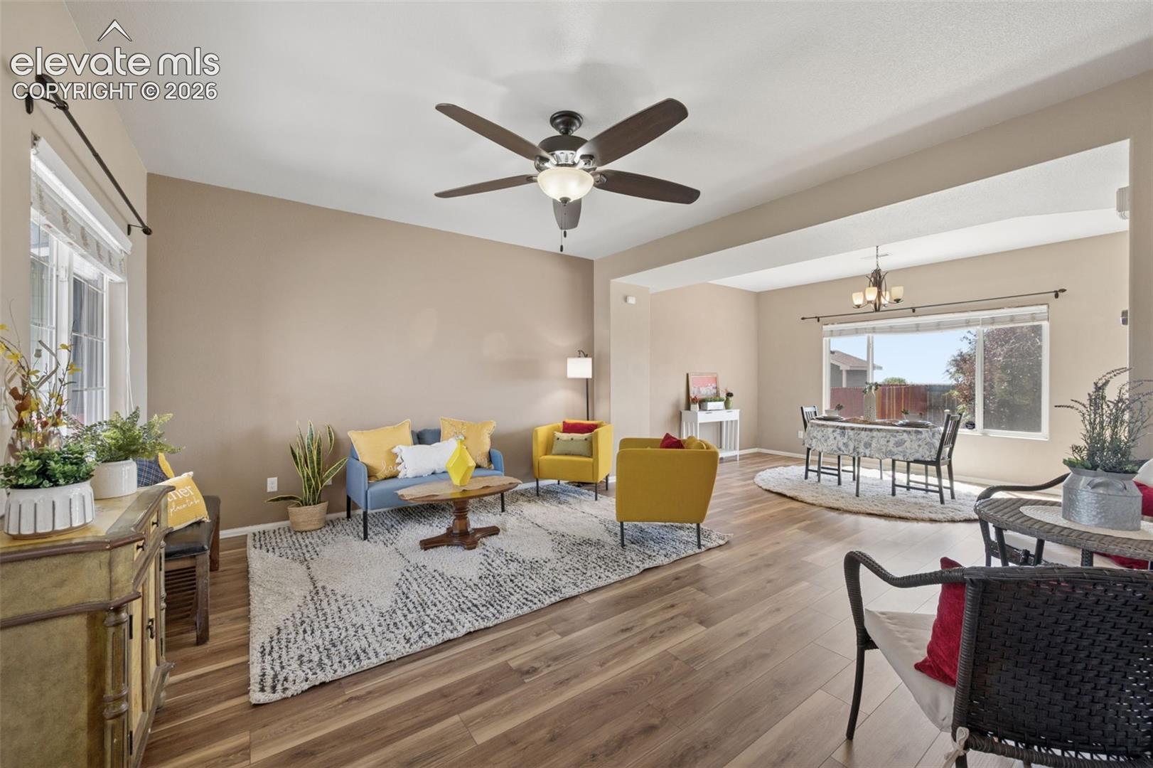 Listing photo 5 for 7589 Chenoa Court