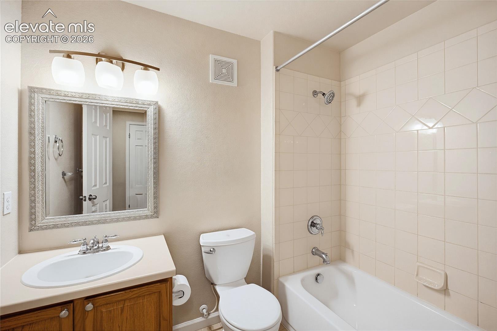 Listing photo 15 for 3943 Diamond Ridge View