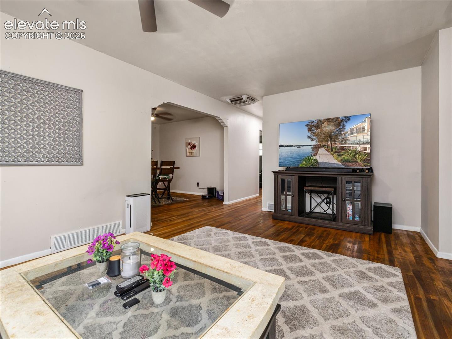 Listing photo 7 for 18 Dundee Lane