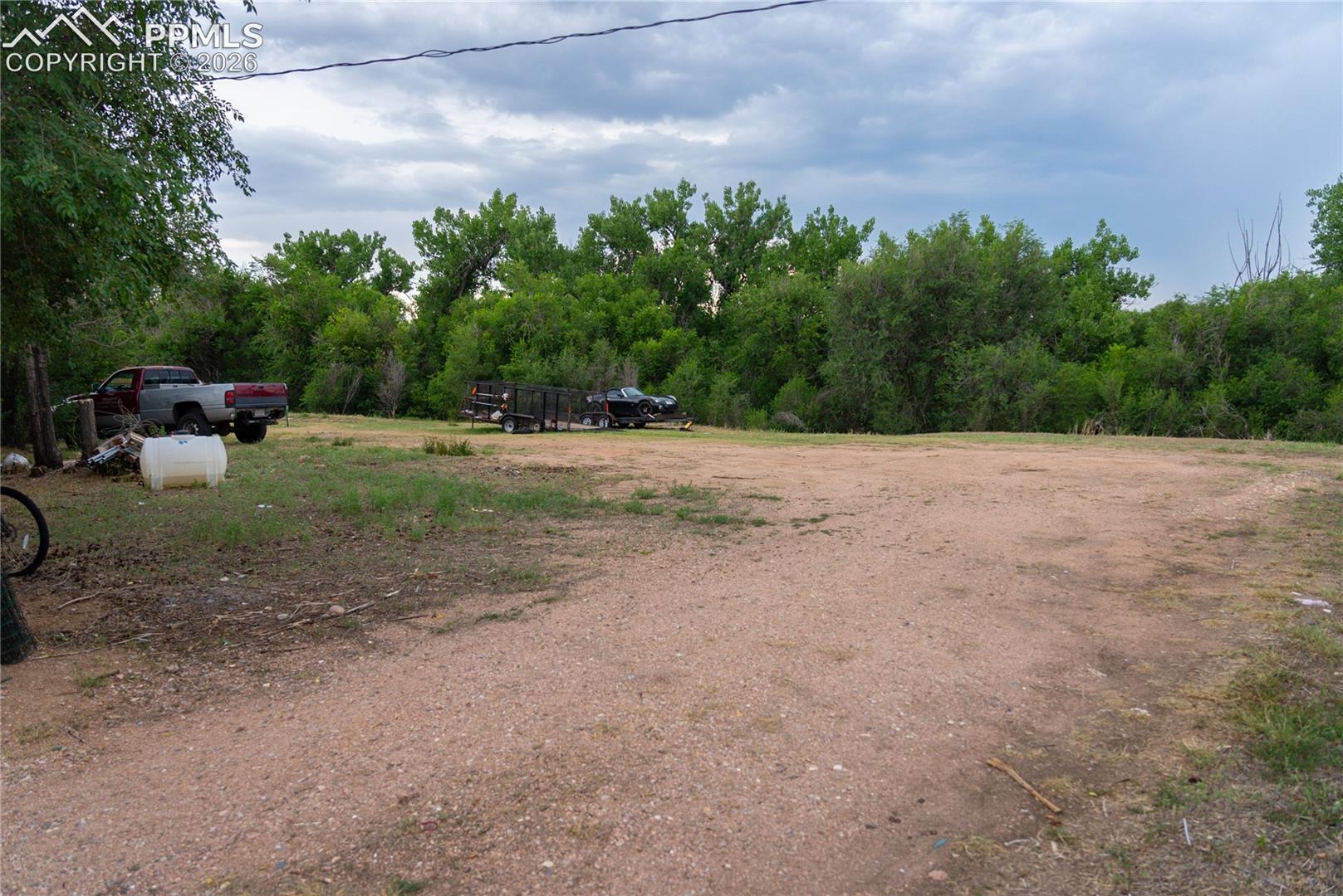 Listing photo 15 for 325 S Santa Fe Avenue 1-3