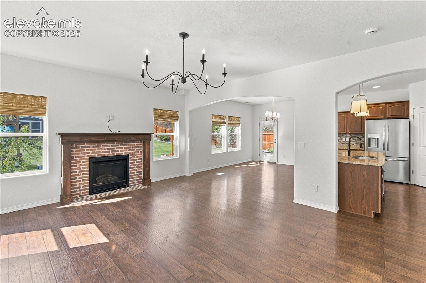 Listing photo 6 for 6798 Sandyford Lane