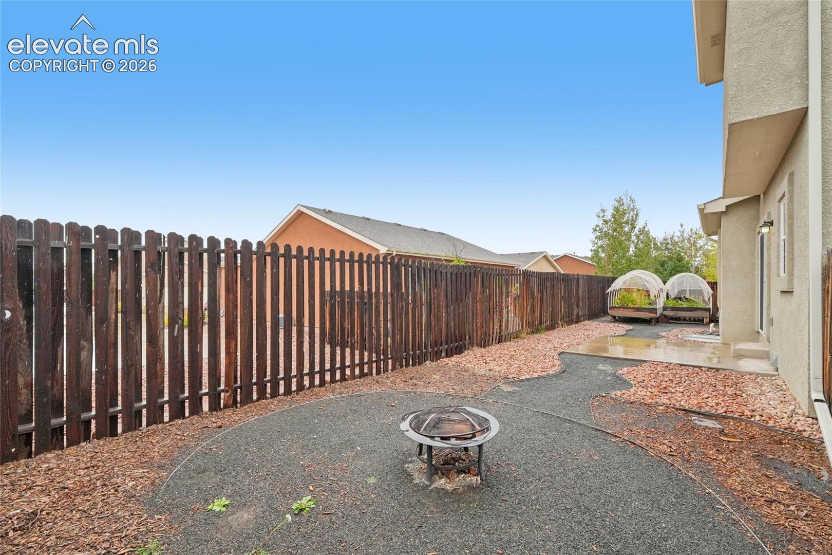 Listing photo 18 for 11528 Louvre Point