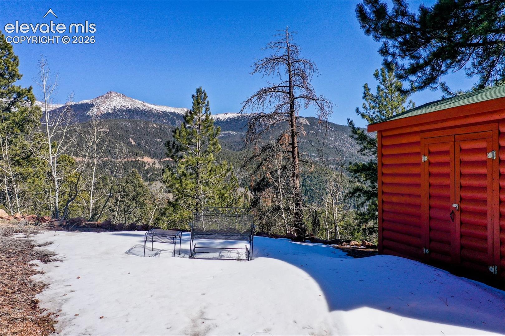 Listing photo 3 for 493 Horseshoe Drive