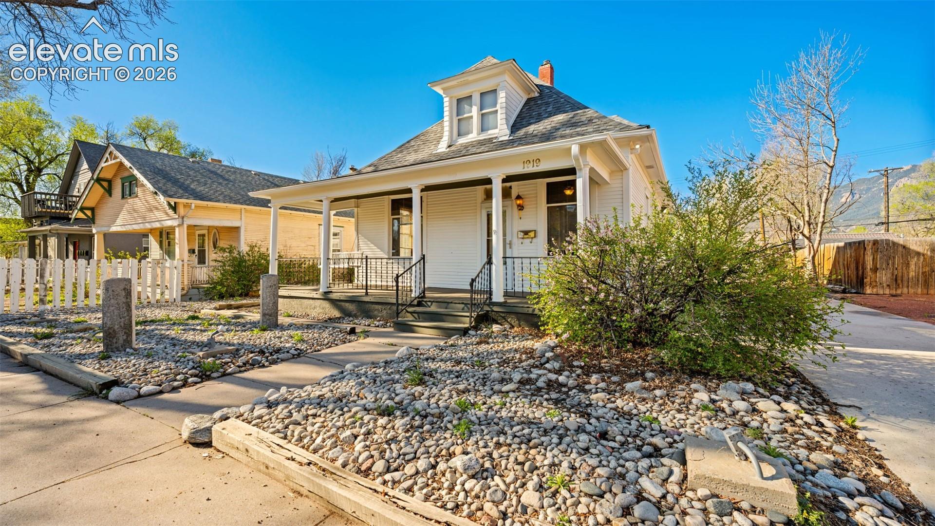 Listing photo 2 for 1919 W Colorado Avenue