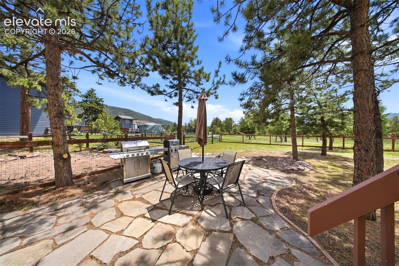 Listing photo 39 for 2221 Valley View Drive