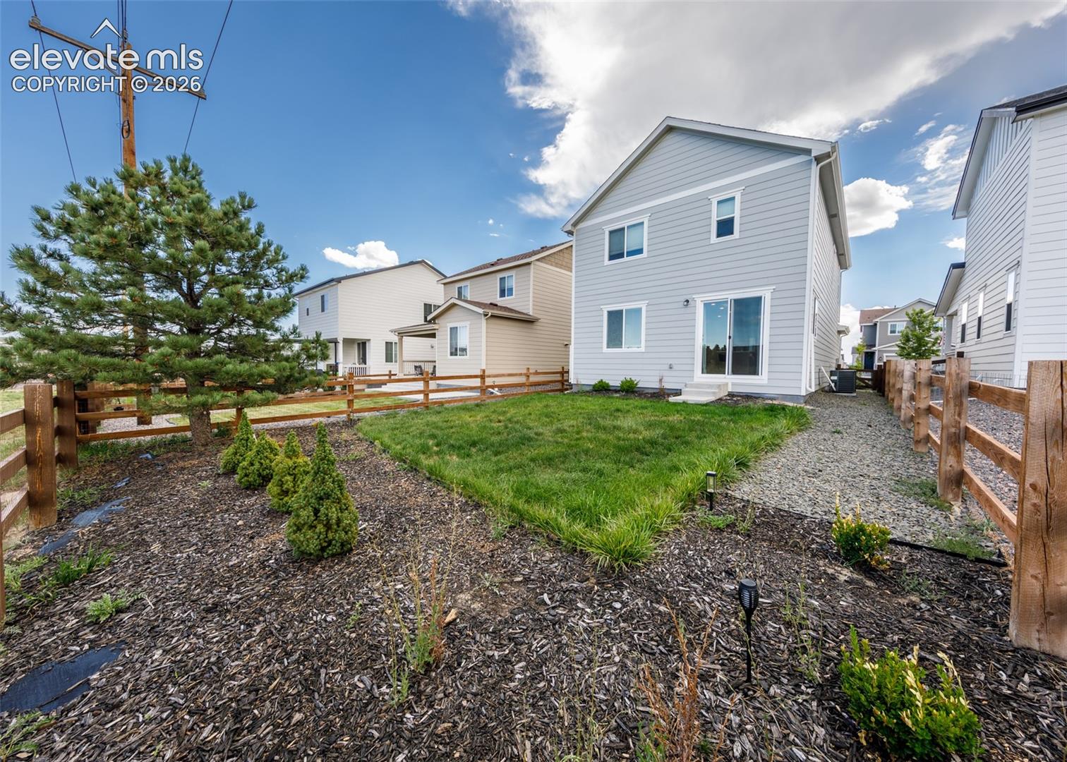 Listing photo 34 for 16462 Mountain Flax Drive