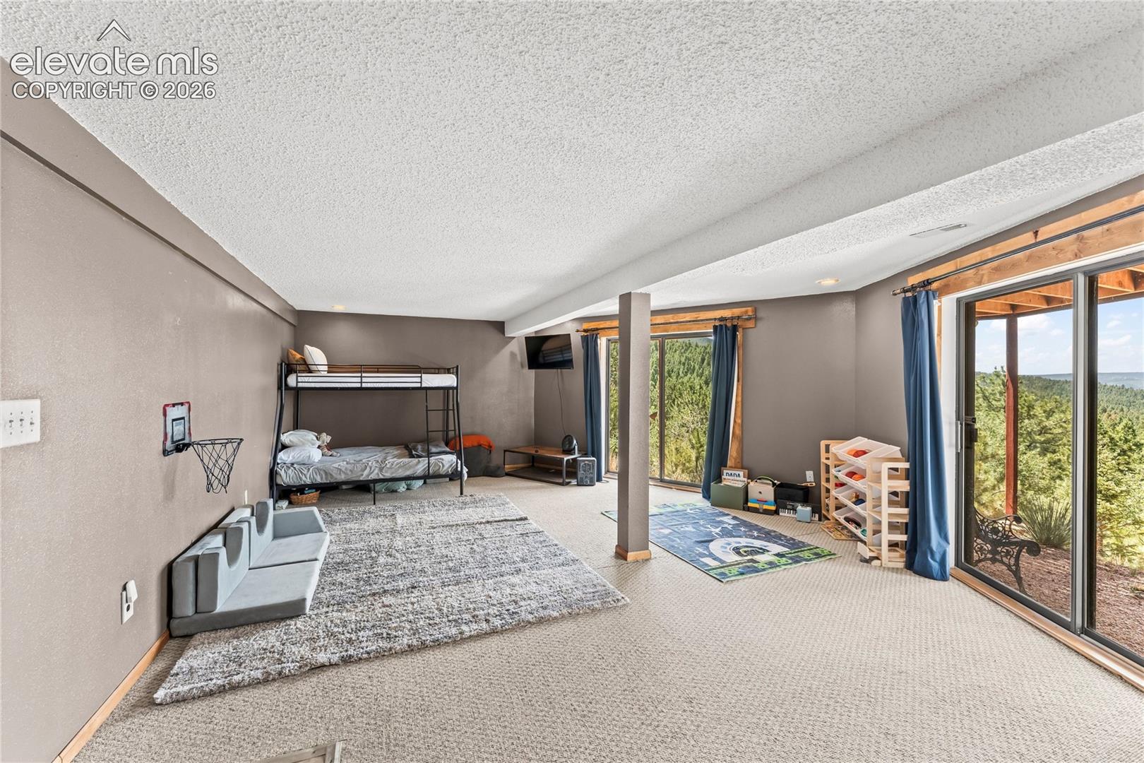 Listing photo 30 for 102 Douglas Fir Lane