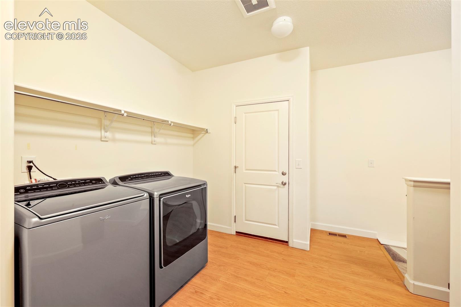 Listing photo 33 for 3973 John Court