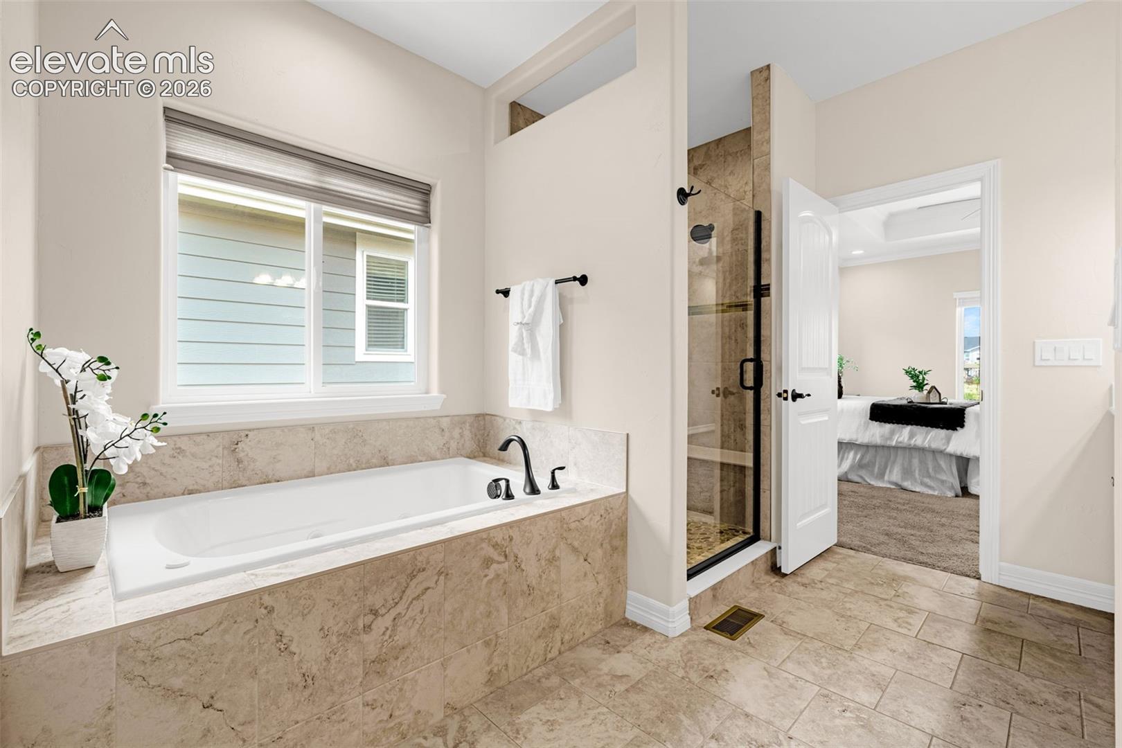 Listing photo 20 for 9813 Fairway Glen Drive