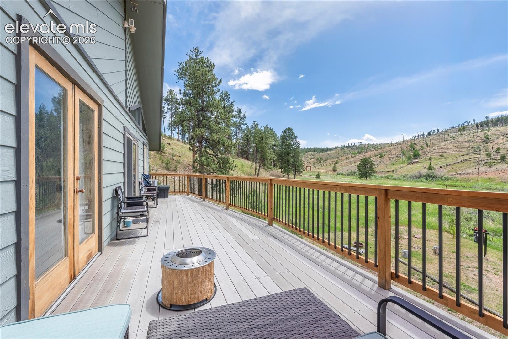 Listing photo 33 for 15970 Willow Way