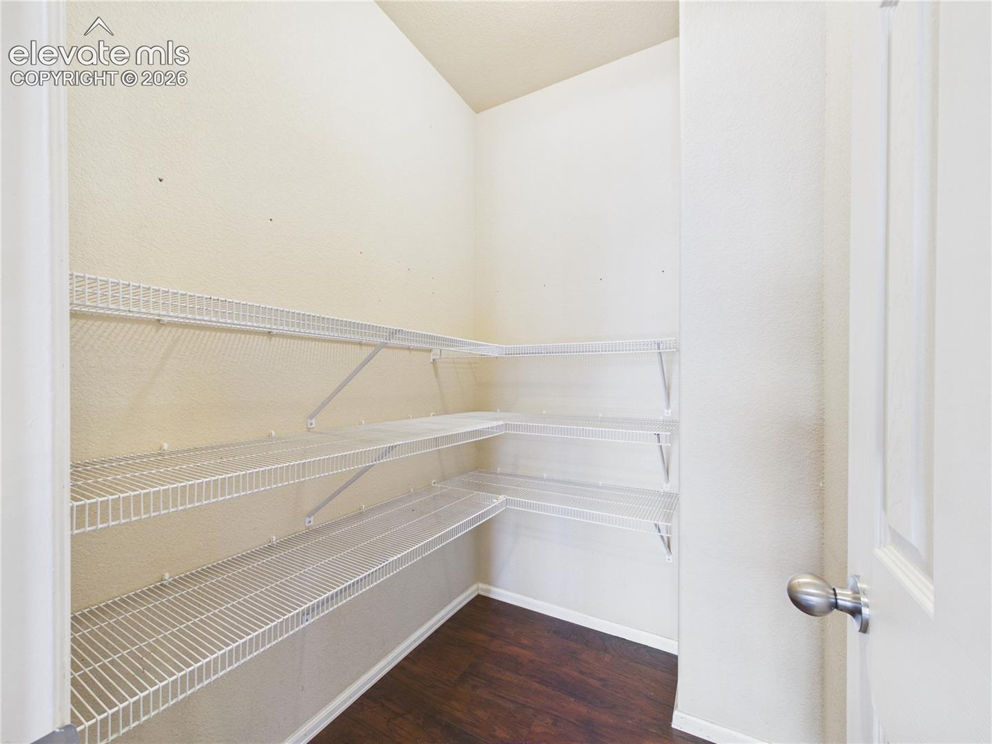 Listing photo 12 for 5101 Goldking Road