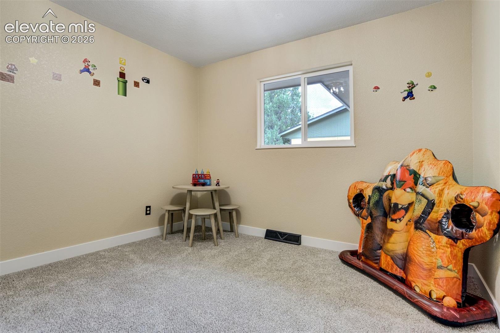 Listing photo 23 for 1730 Auburn Drive
